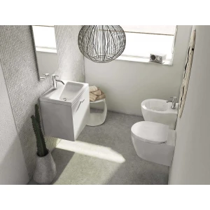 Унитаз подвесной Ideal Standard Connect AquaBlade E047901 с тонкой крышкой