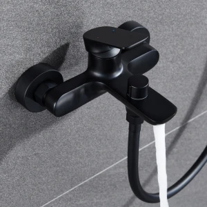 Смеситель Black&White Universe UK8303B для ванны