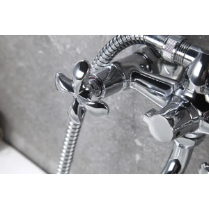 Смеситель Lemark Flora для ванны с душем LM0151C